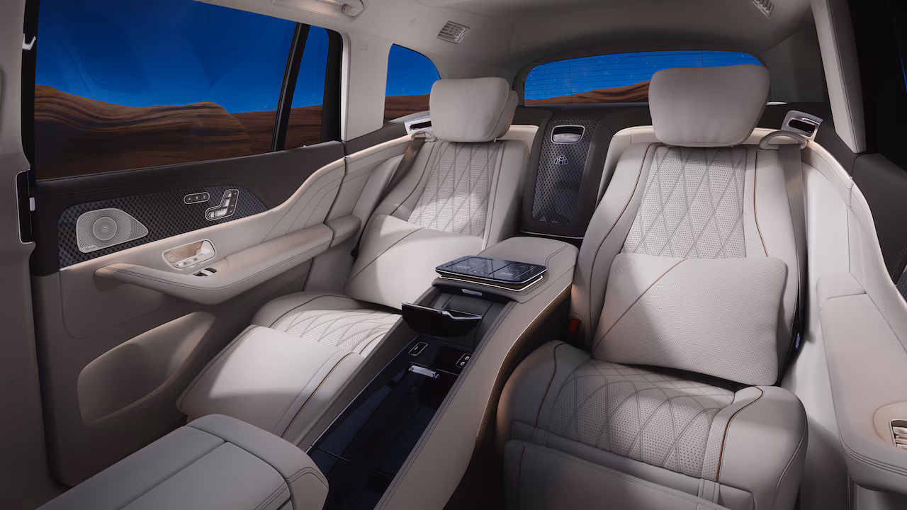 Maybach GLS achterin executive passagiersstoelen interieur