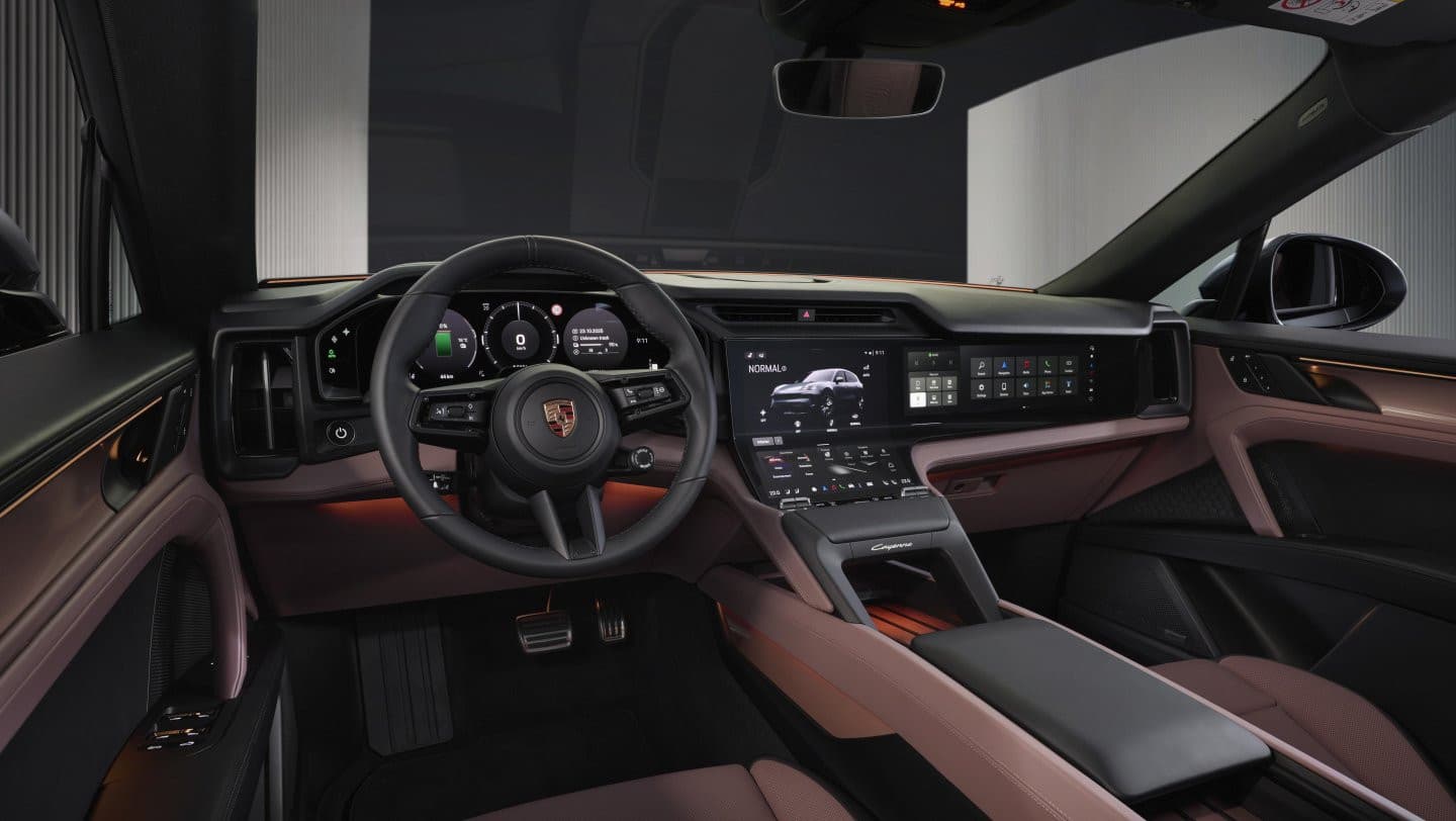 Dashboard van de elektrische Porsche Cayenne met het Flow Display